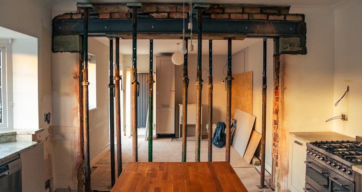 https://hallscontracting.co.nz/wp-content/uploads/2023/04/renovating-1205x640.jpg